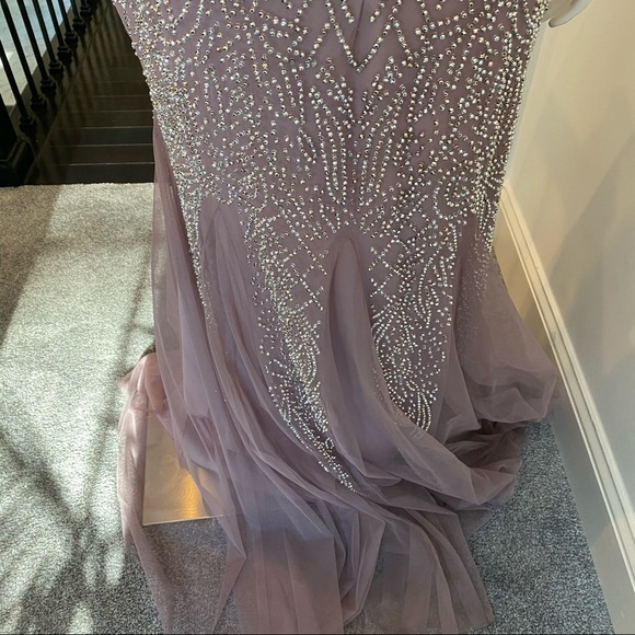 XSCAPE LADIES JEWELED FLOOR LENGTH GOWN SIZE 10 - Picture 7 of 10